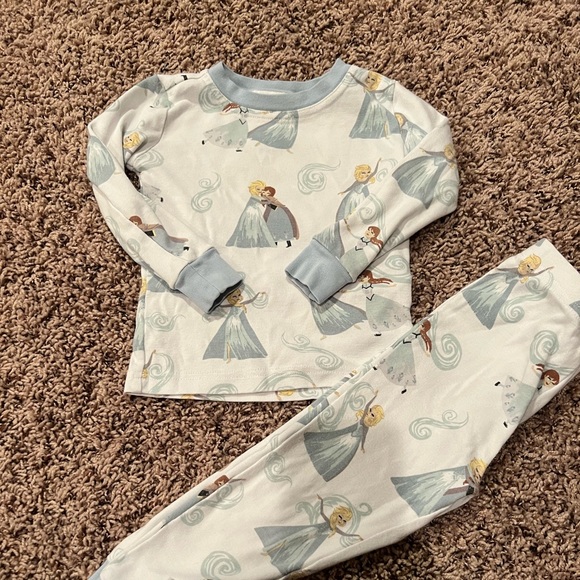 Pottery Barn Kids Pajamas Pottery Barn Kids Frozen Pajamas Poshmark